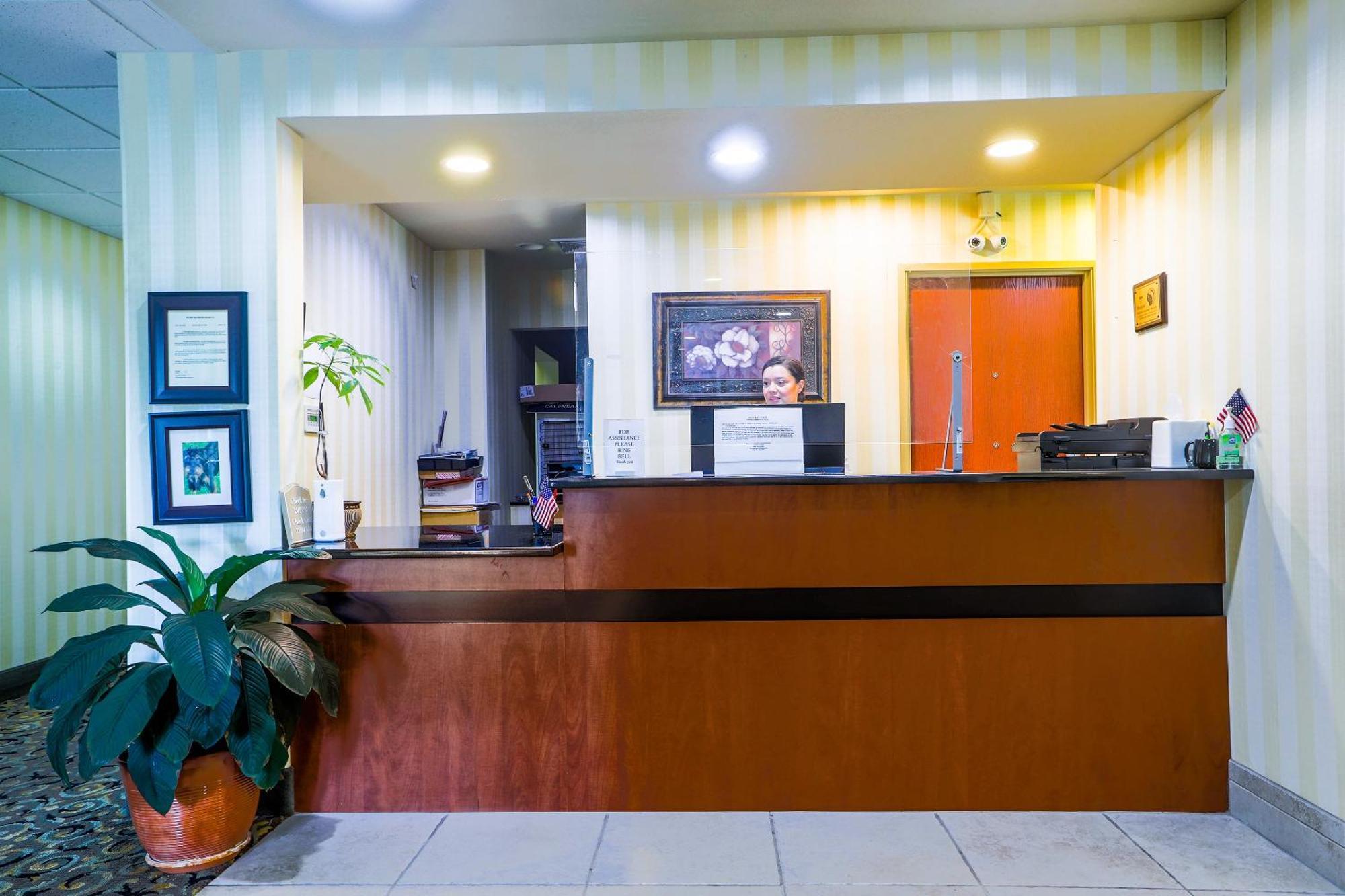 Inn & By Oyo 2*