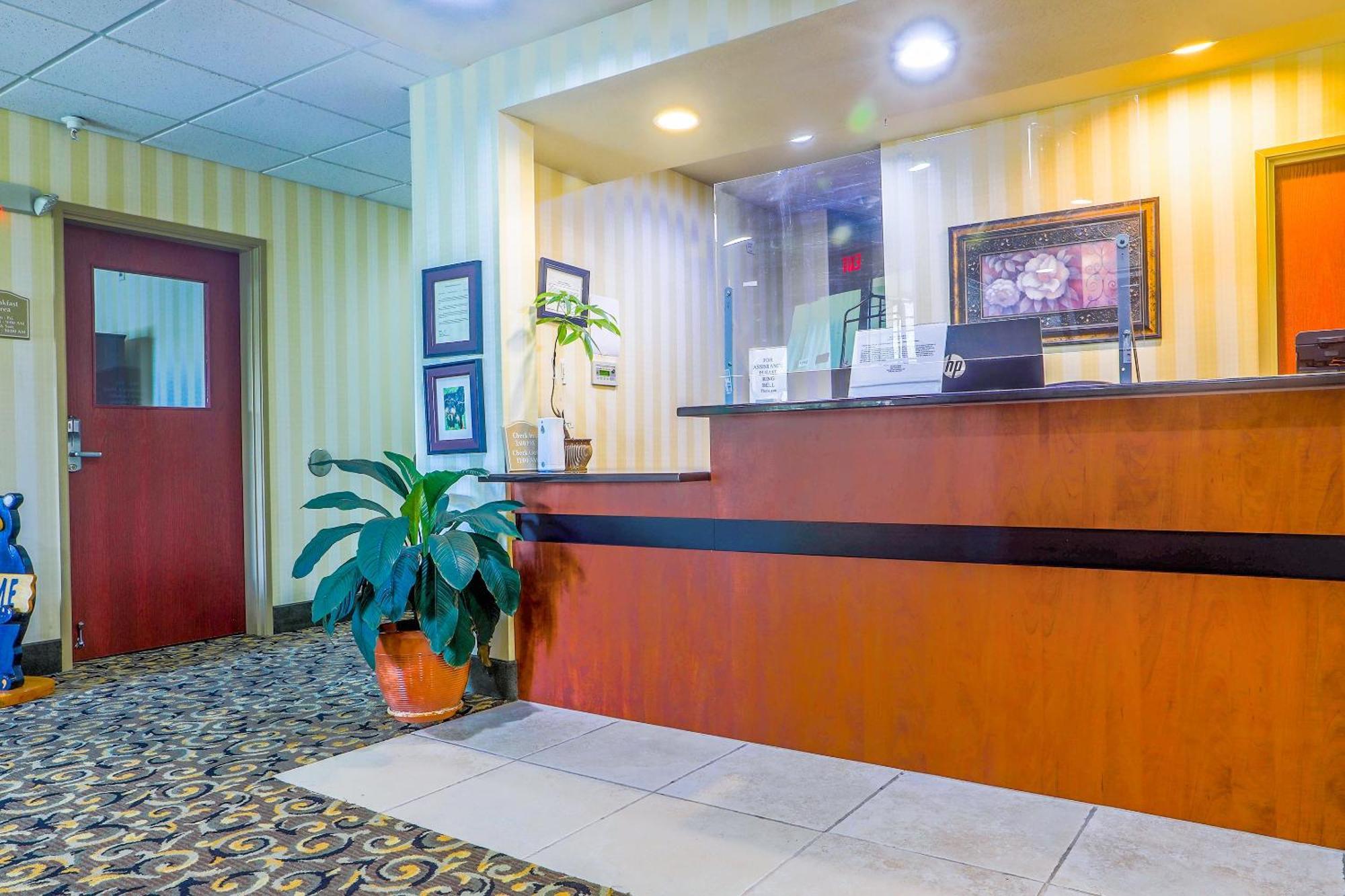 & By Oyo Inn 2*