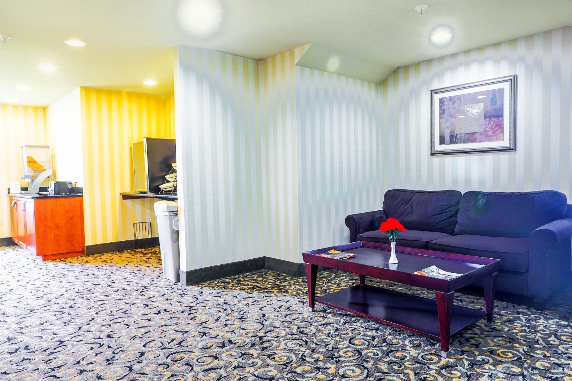 & By Oyo Inn 2*